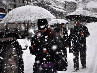 İstanbul'a kar, 4 ile sağanak yağış uyarısı