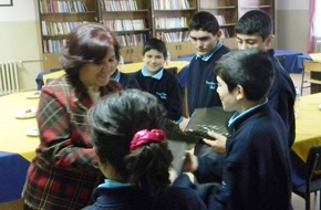 Bayan Harput Vanlı öğrencileri sevindirdi